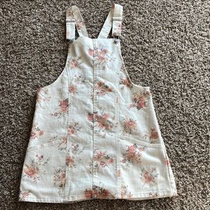 Floral overall dress. Size: M (7-9)